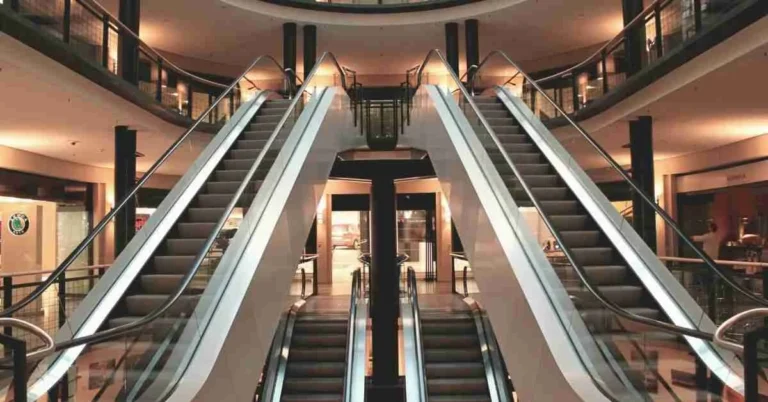 Image showcasing interior of a shopping center.